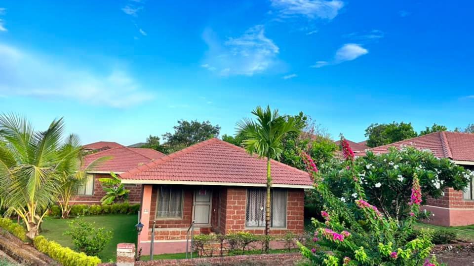 Regenta Resort Mango Village Guhagar Kudan Экстерьер фото